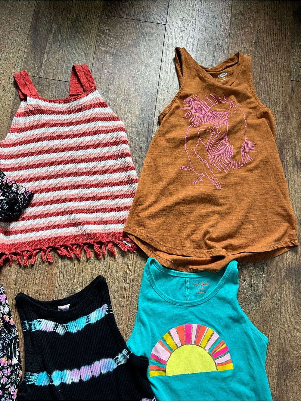 Lot of girls jumpsuit and tanks‎ size small to medium - Picture 15 of 16